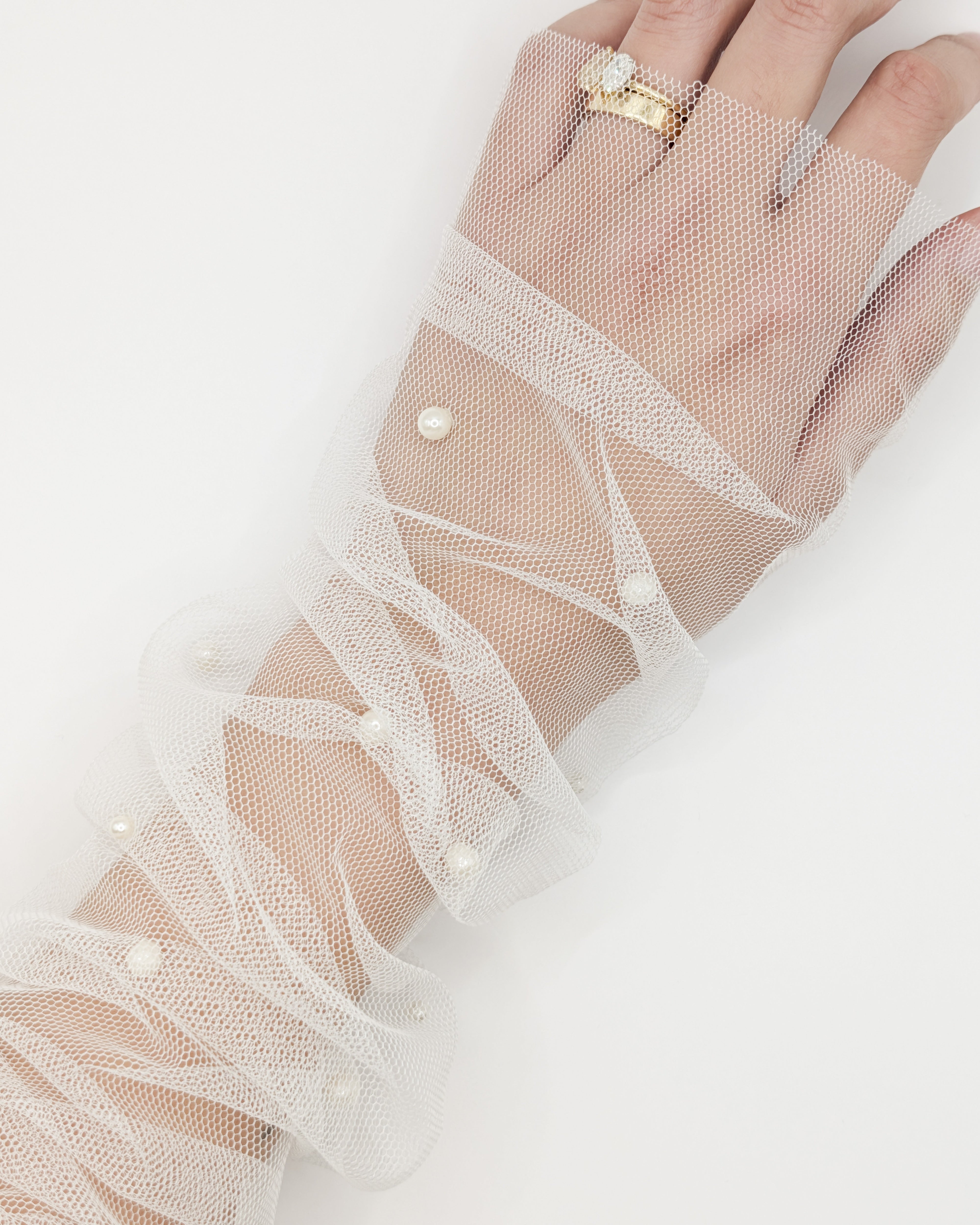 Daisy Pearl Ruched Tulle Fingerless Gloves
