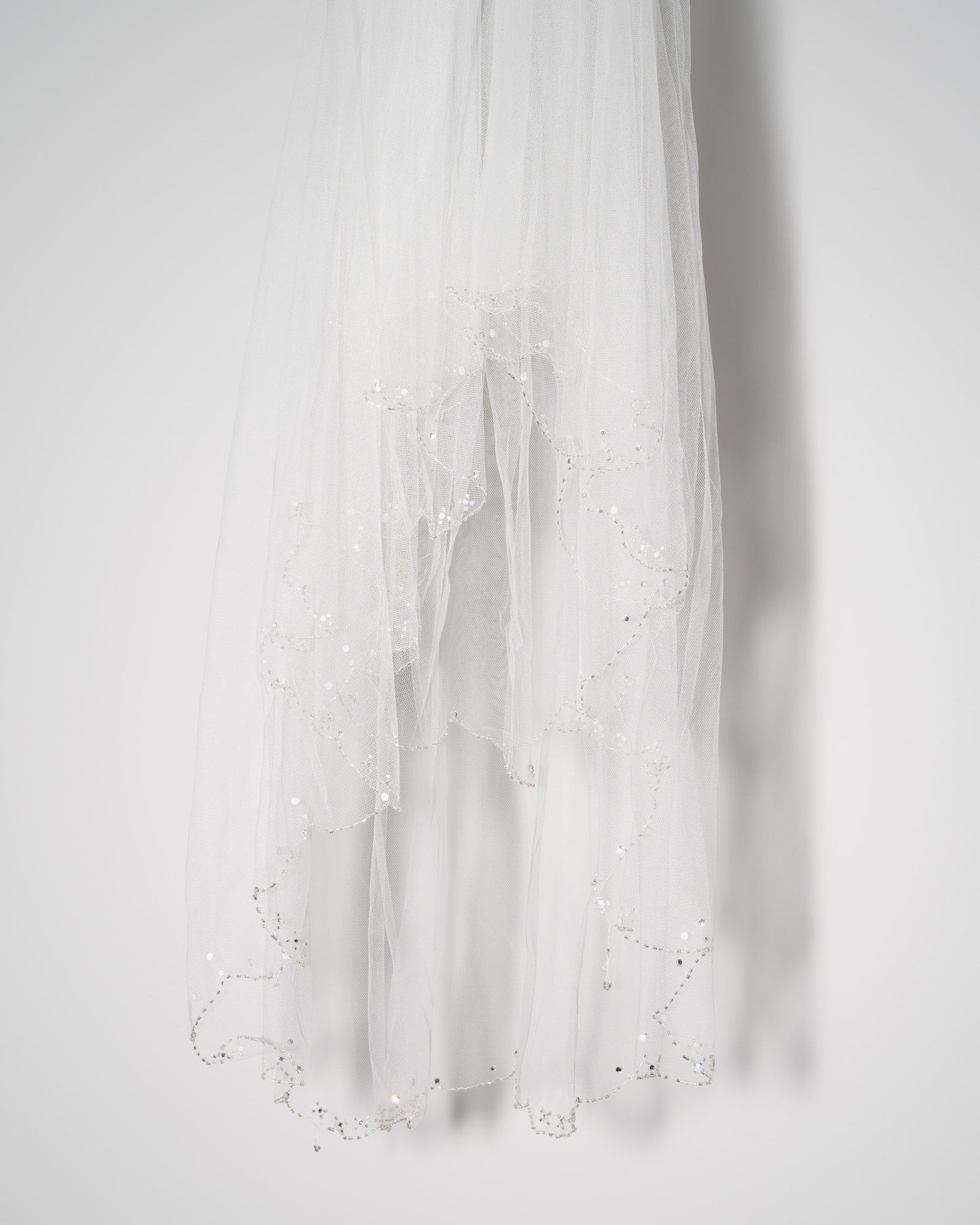 ivory knot-bridal accessories-wedding hair veil-paulina